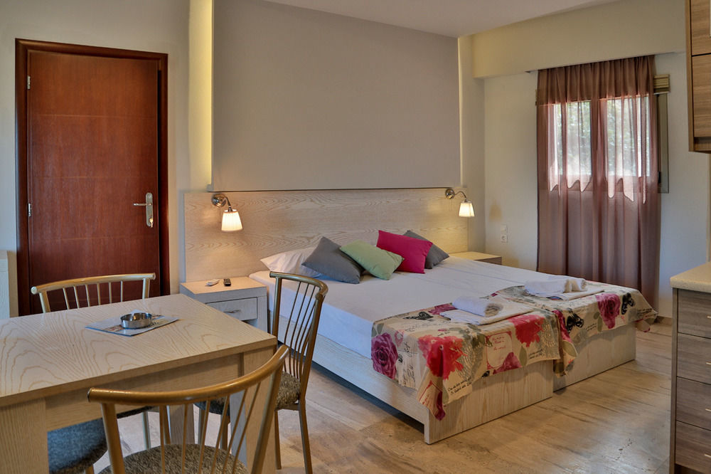 Attalos Apartments Agia Pelagia Exterior foto
